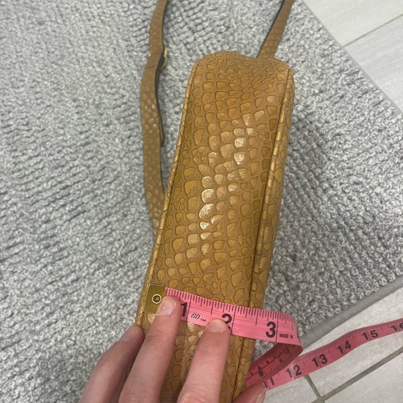 Salvatore Ferragamo Vintage Tan Snake Embossed Leather Round Crossbody Bag Italy - Picture 13 of 15